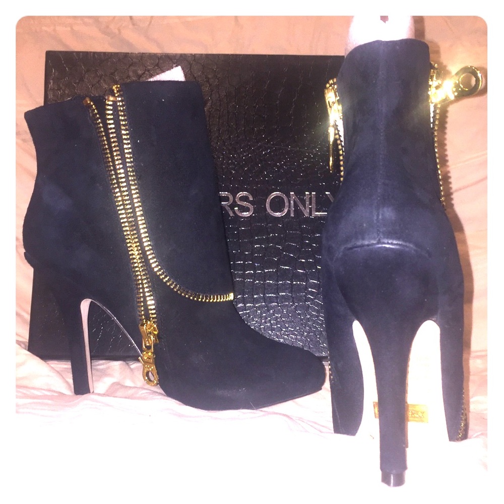 Members Only black boots booties shoes gold zipper